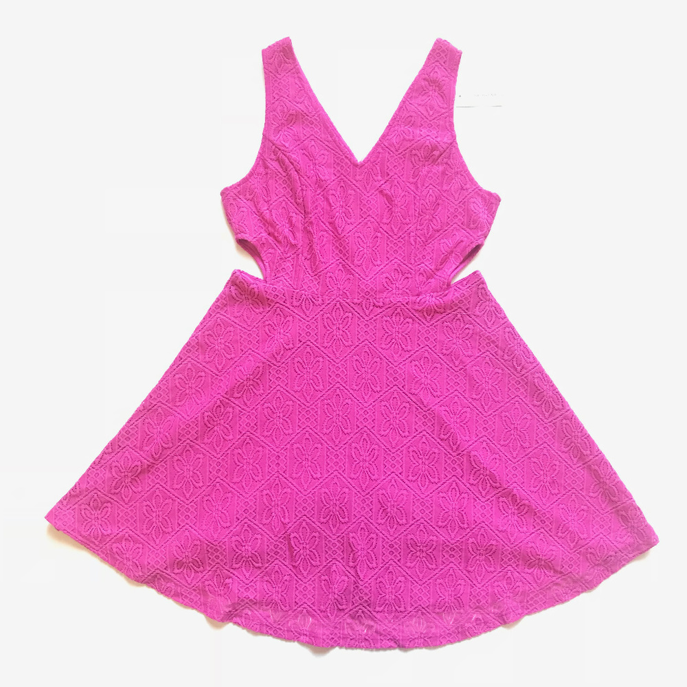 Francesca's Sleeveless Open Back V Neck Dress